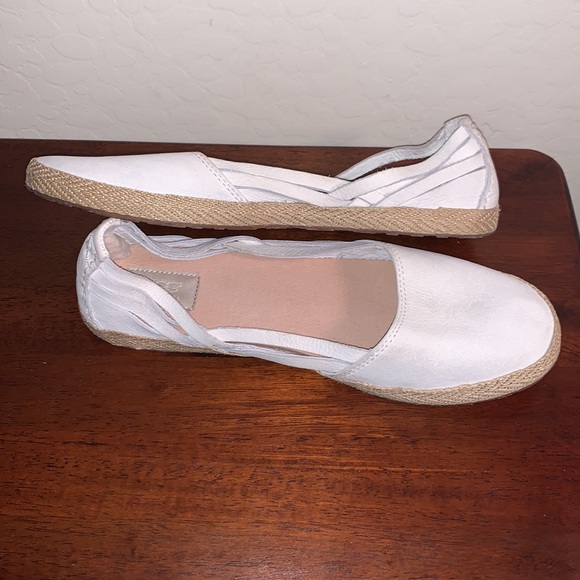 UGG SIZE 10 BRAND NEW ESPADRILLE SUEDE SLIP ON FLATS - Picture 10 of 10